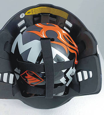 MPS brank. maska Pro Flame - Black/Orange/Chrome